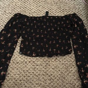 Long sleeve crop top